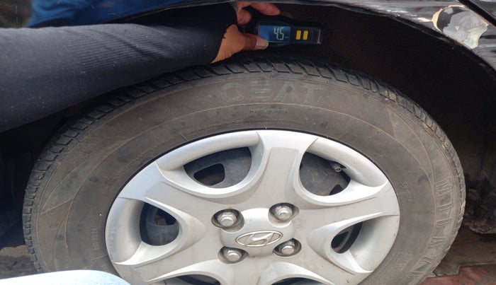 2011 Hyundai Accent EXECUTIVE, Petrol, Manual, 1,21,653 km, tyre