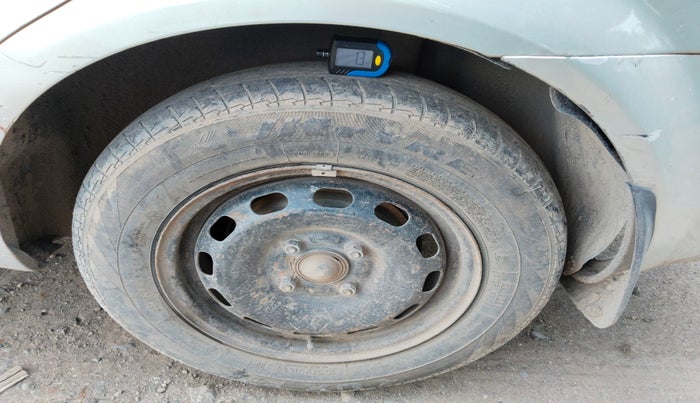 2010 Ford Fiesta ZXI 1.4 DIESEL, Diesel, Manual, 2,32,064 km, tyre