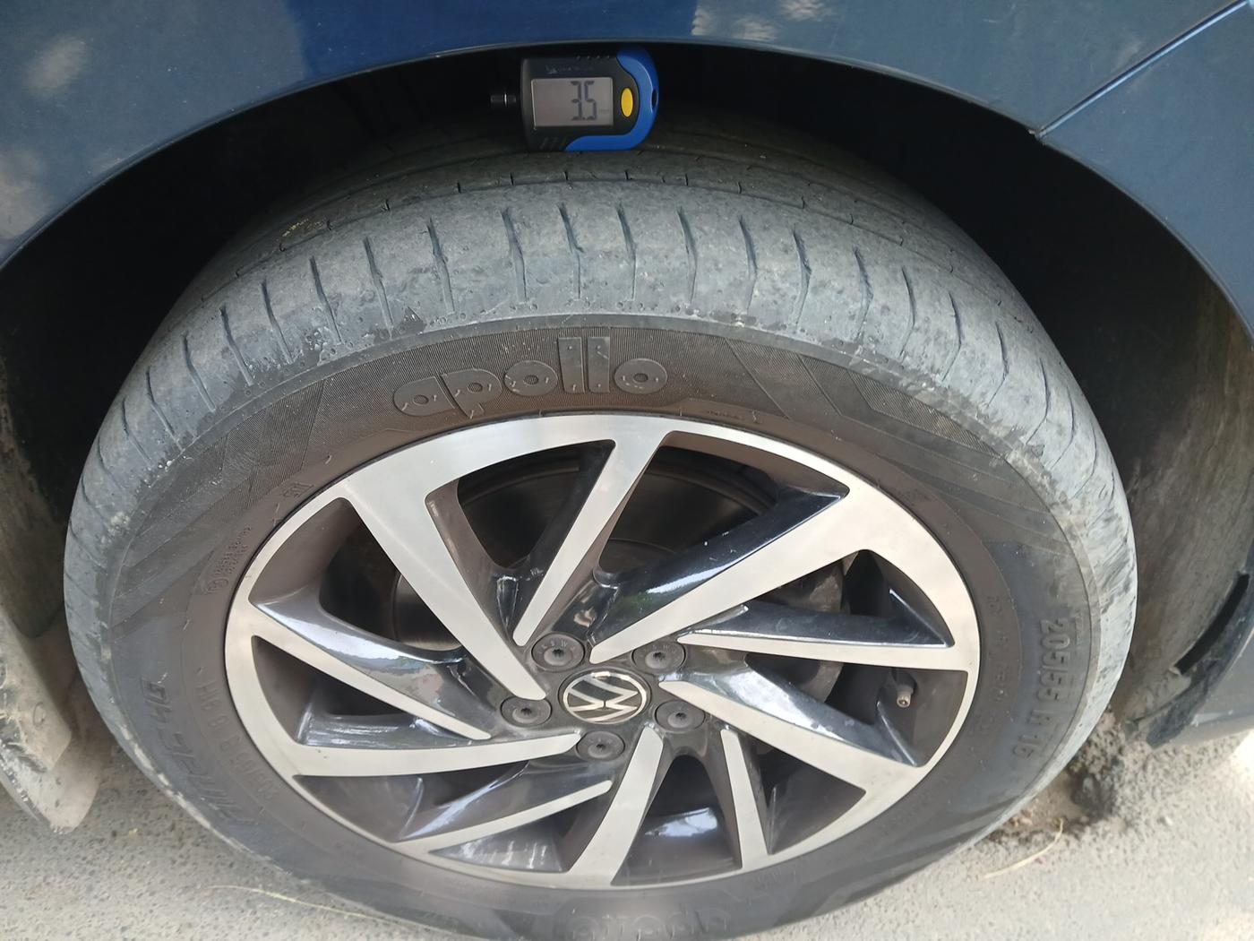 2023 Volkswagen VIRTUS TOPLINE TSI 1.0 AT, Petrol, Automatic, 47,063 km, tyre