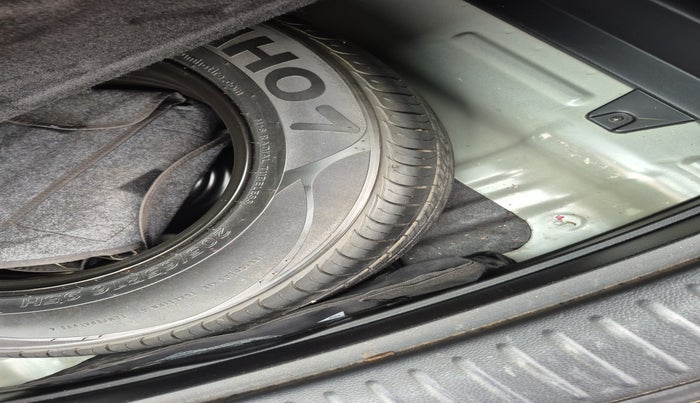 2020 KIA SELTOS HTK 1.5 PETROL, Petrol, Manual, 1,28,987 km, tyre