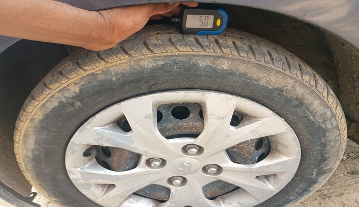 2015 Hyundai Grand i10 SPORTZ 1.1 CRDI, Diesel, Manual, 85,320 km, tyre