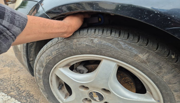 2010 Chevrolet Optra Magnum LS 2.0 TCDI, Diesel, Manual, 1,74,958 km, tyre