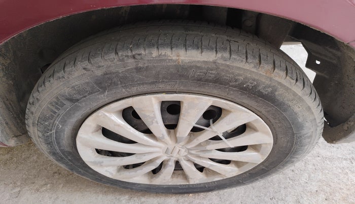 2015 Maruti Swift Dzire VXI, Petrol, Manual, 1,03,327 km, tyre