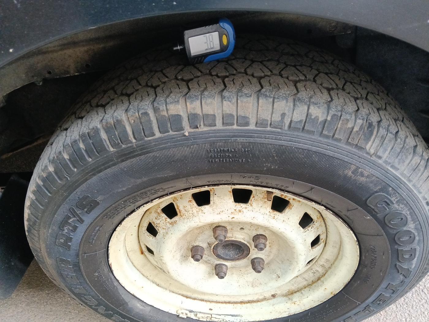 2012 Mahindra Xylo D4, Diesel, Manual, 98,340 km, tyre