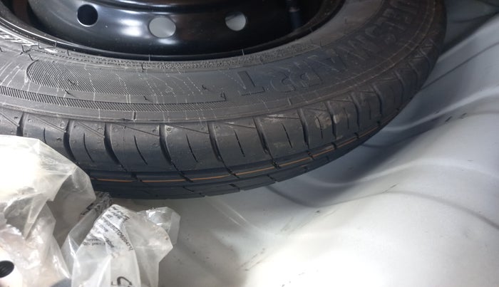 2023 Maruti Alto VXI, Petrol, Manual, 15,184 km, tyre
