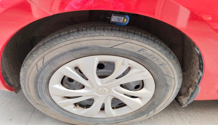 2018 Maruti Swift VXI AMT, Petrol, Automatic, 94,587 km, tyre