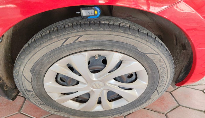 2018 Maruti Swift VXI AMT, Petrol, Automatic, 94,587 km, tyre