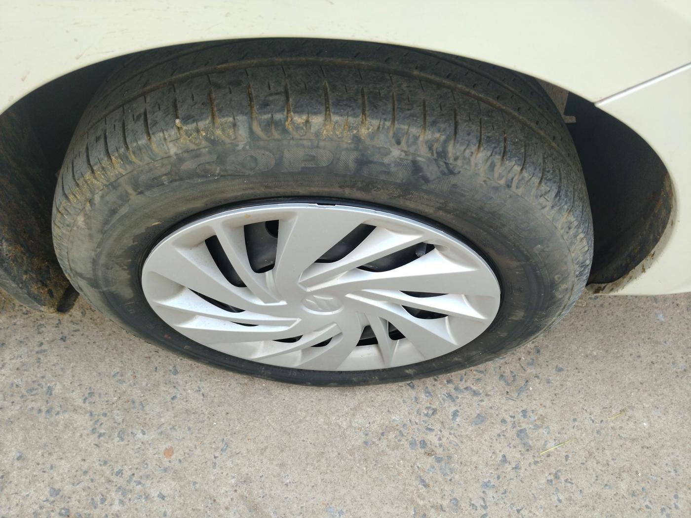 2019 Maruti Ertiga VXI SHVS, Petrol, Manual, 38,515 km, tyre