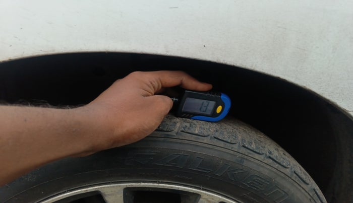 2012 Maruti Wagon R 1.0 LXI CNG, Petrol, Manual, 1,39,743 km, tyre