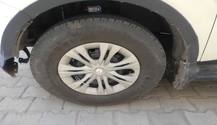 2017 Mahindra Xylo H4 BS IV, Diesel, Manual, 1,74,681 km, tyre