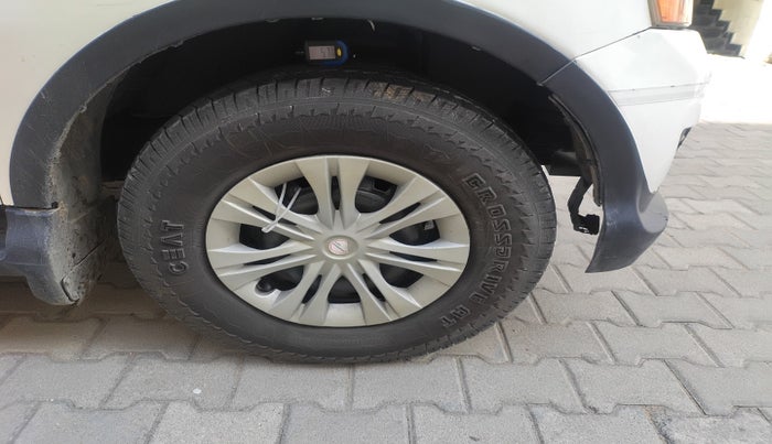 2017 Mahindra Xylo H4 BS IV, Diesel, Manual, 1,74,681 km, tyre