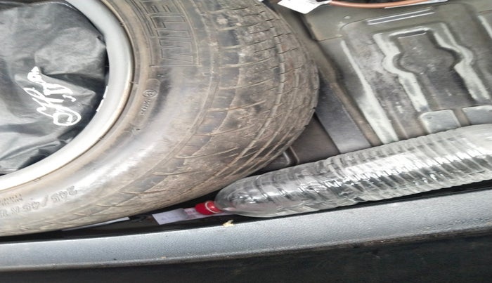 2015 Mercedes Benz E Class E250 CDI, Diesel, Automatic, 1,17,097 km, tyre