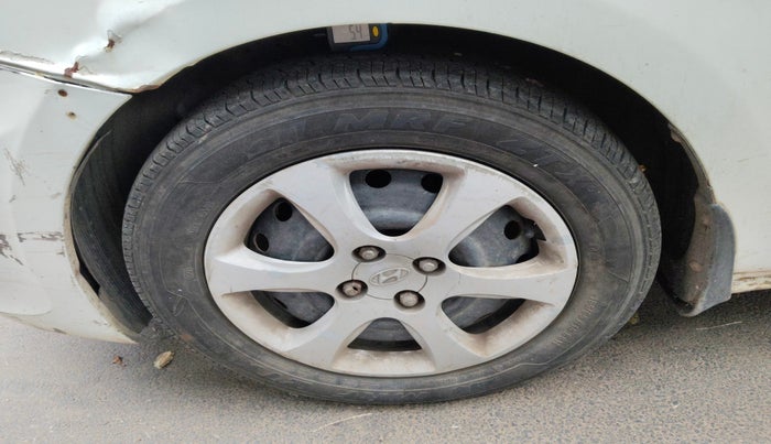 2012 Hyundai Verna FLUIDIC 1.4 CRDI EX, Diesel, Manual, 1,61,855 km, tyre