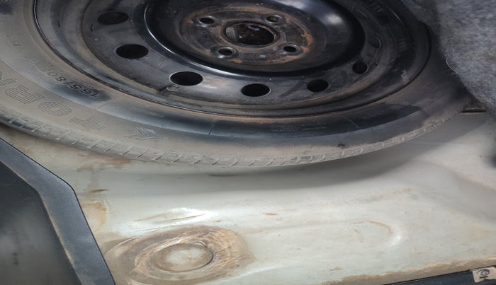 2015 Maruti Swift VDI, Diesel, Manual, 1,76,430 km, tyre