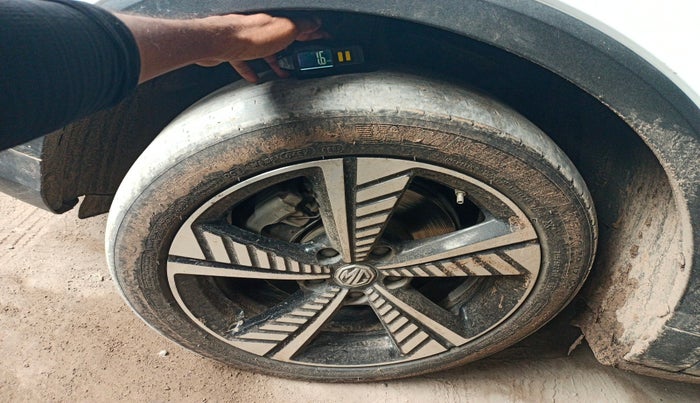 2020 MG ZS EV EXCLUSIVE, Electric, Automatic, 1,39,444 km, tyre