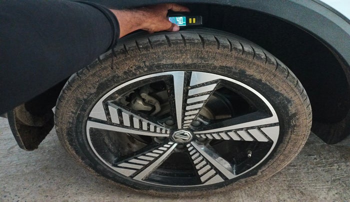 2020 MG ZS EV EXCLUSIVE, Electric, Automatic, 1,39,444 km, tyre