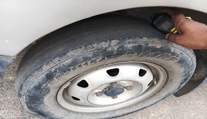 2018 Maruti Eeco 5 STR, Petrol, Manual, 1,31,039 km, tyre