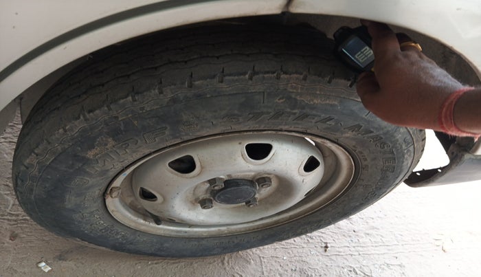 2018 Maruti Eeco 5 STR, Petrol, Manual, 1,31,039 km, tyre