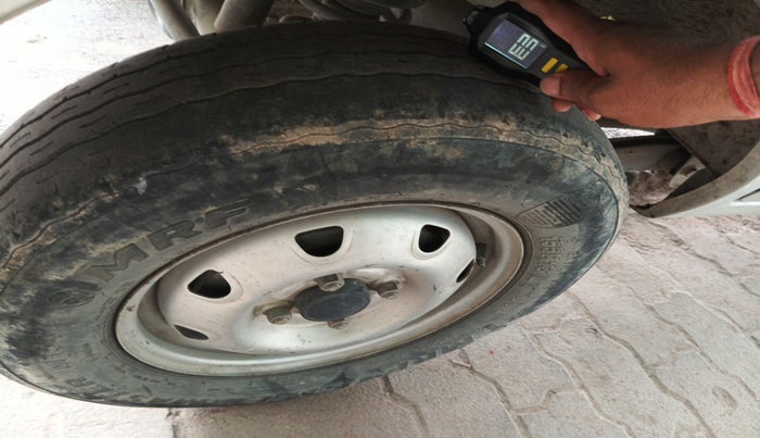 2018 Maruti Eeco 5 STR, Petrol, Manual, 1,31,039 km, tyre