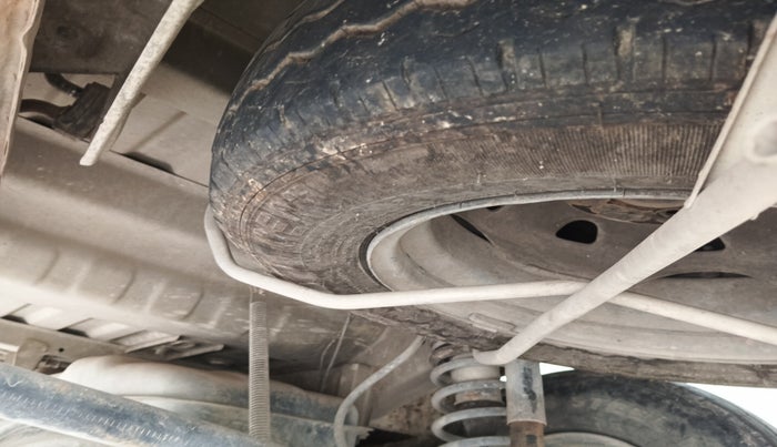 2018 Maruti Eeco 5 STR, Petrol, Manual, 1,31,039 km, tyre