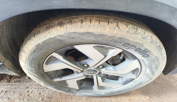2022 KIA SONET HTX 1.5 AT, Diesel, Automatic, 65,419 km, tyre