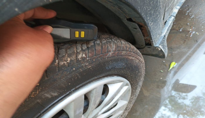 2016 Mahindra Kuv100 K6 6 STR, Petrol, Manual, 36,194 km, tyre