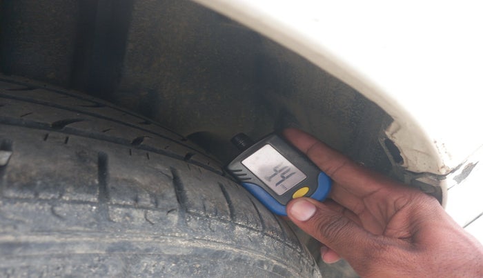 2014 Maruti Ertiga ZDI, Diesel, Manual, 1,97,528 km, tyre