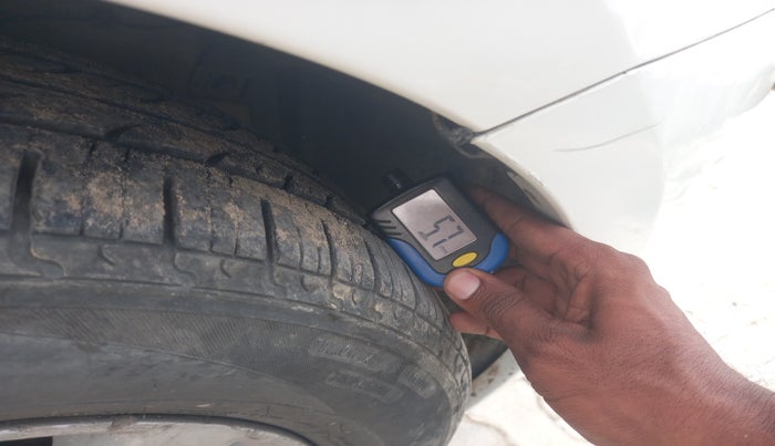 2014 Maruti Ertiga ZDI, Diesel, Manual, 1,97,528 km, tyre