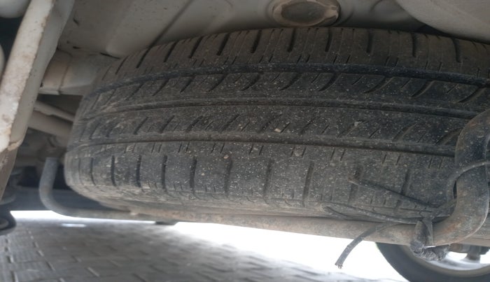 2014 Maruti Ertiga ZDI, Diesel, Manual, 1,97,528 km, tyre