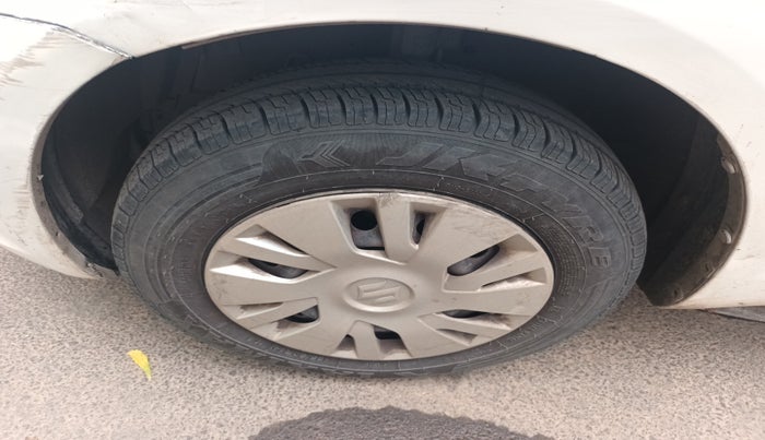 2014 Maruti Swift VXI, Petrol, Manual, 98,381 km, tyre
