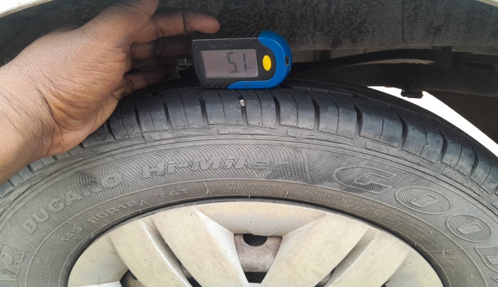 2014 Maruti Alto 800 LXI, Petrol, Manual, 1,50,687 km, tyre
