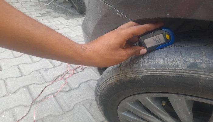 2015 Maruti Ciaz ZDI+, Diesel, Manual, 70,677 km, tyre