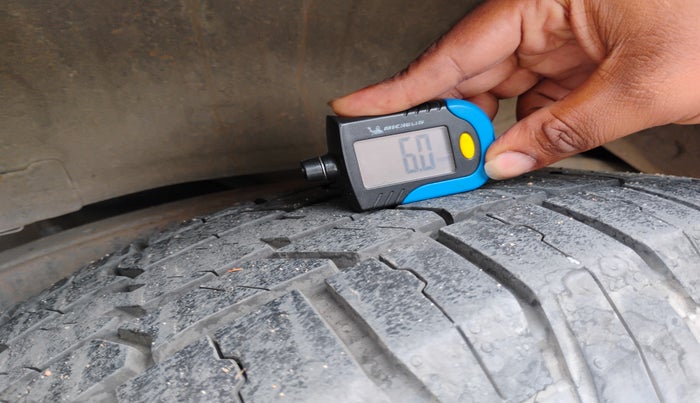 2016 Toyota Fortuner 2.8 4X4 MT, Diesel, Manual, 1,08,892 km, tyre