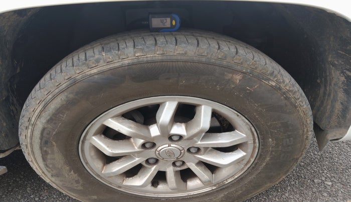 2016 Mahindra TUV300 T8 AMT, Diesel, Automatic, 86,285 km, tyre