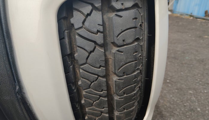 2016 Mahindra TUV300 T8 AMT, Diesel, Automatic, 86,285 km, tyre