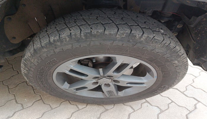 2023 Mahindra Thar LX D HT 2WD MT, Diesel, Manual, 40,300 km, tyre