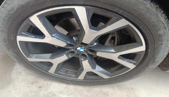 2019 BMW X7 xDrive 40i, Petrol, Automatic, 62,130 km, tyre