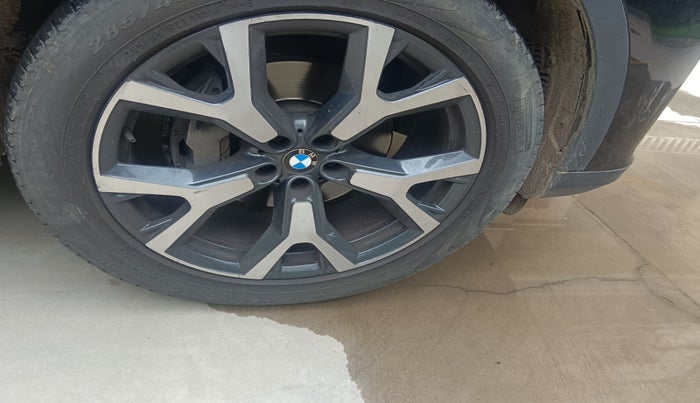 2019 BMW X7 xDrive 40i, Petrol, Automatic, 62,130 km, tyre