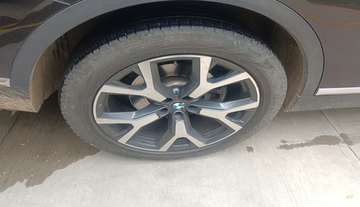 2019 BMW X7 xDrive 40i, Petrol, Automatic, 62,130 km, tyre