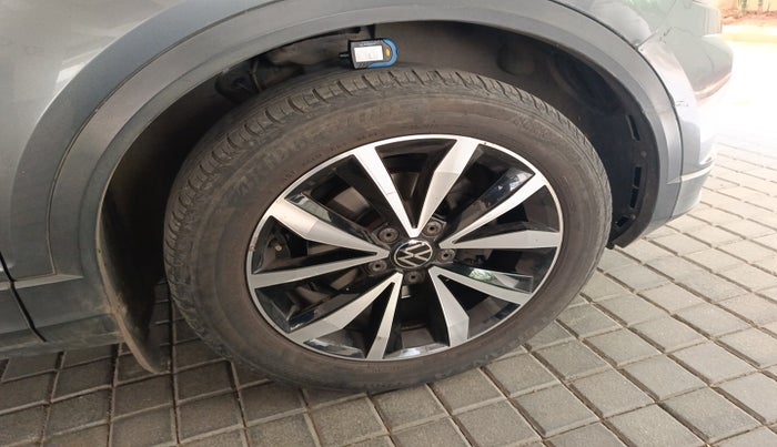 2021 Volkswagen T-ROC 1.5 TSI AT, Petrol, Automatic, 24,945 km, tyre
