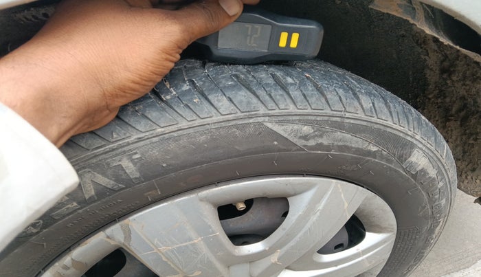 2010 Skoda Fabia CLASSIC 1.2 MPI, Petrol, Manual, 98,085 km, tyre