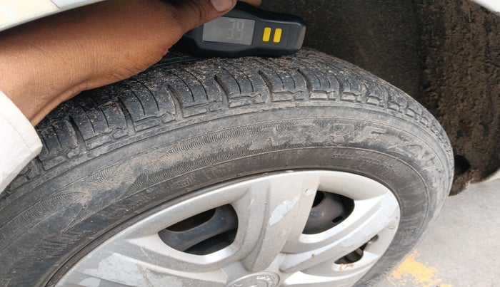 2010 Skoda Fabia CLASSIC 1.2 MPI, Petrol, Manual, 98,085 km, tyre