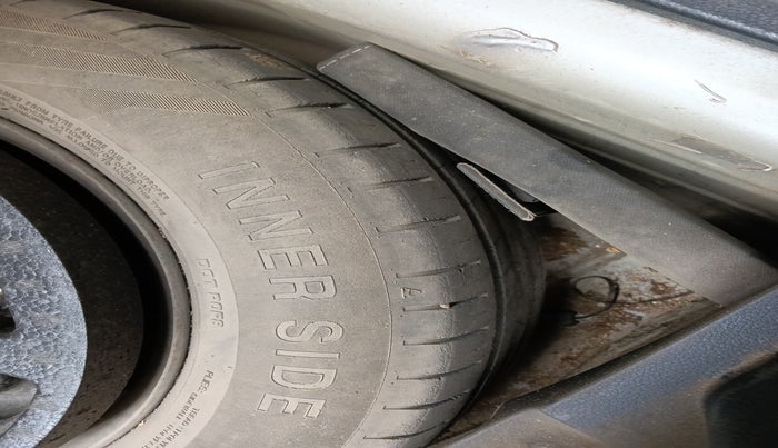 2010 Skoda Fabia CLASSIC 1.2 MPI, Petrol, Manual, 98,085 km, tyre