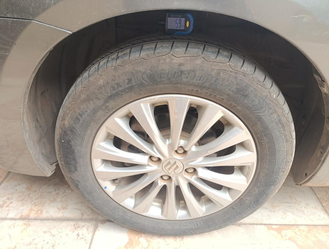2018 Maruti Ciaz DELTA 1.5 SHVS MT PETROL, Petrol, Manual, 73,285 km, tyre