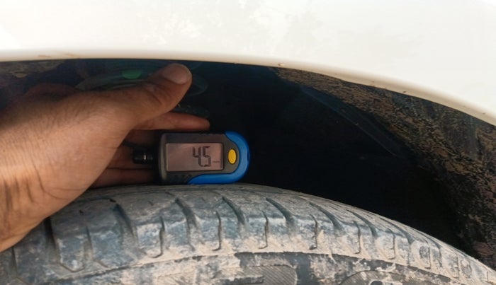 2021 Maruti Ertiga VXI SHVS, Petrol, Manual, 13,027 km, tyre