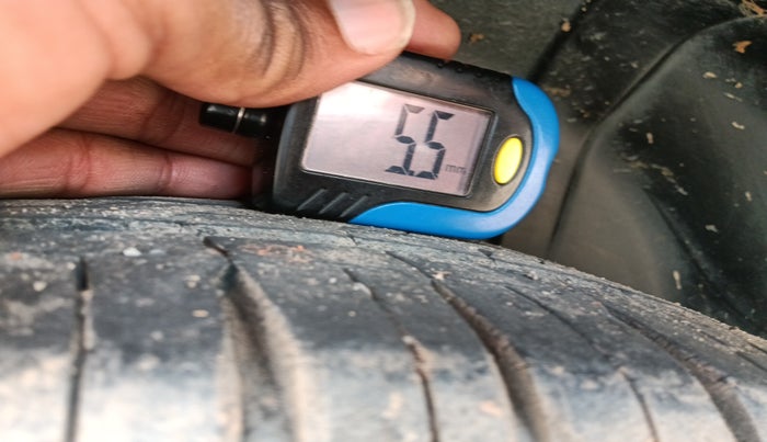 2021 Maruti Ertiga VXI SHVS, Petrol, Manual, 13,027 km, tyre