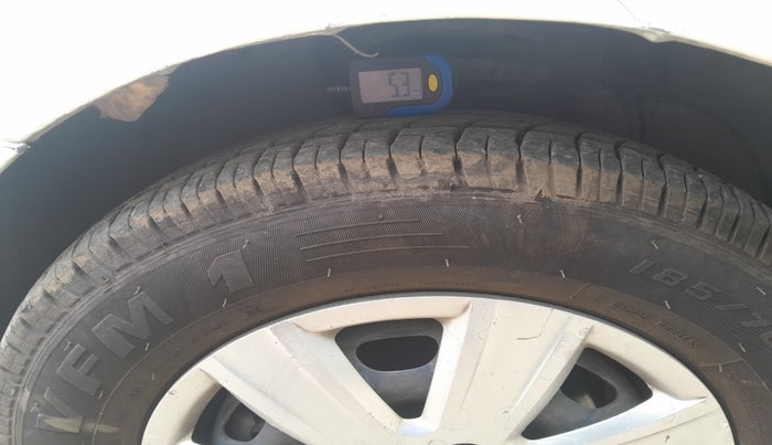 2011 Volkswagen Vento TRENDLINE DIESEL 1.6, Diesel, Manual, 1,26,920 km, tyre