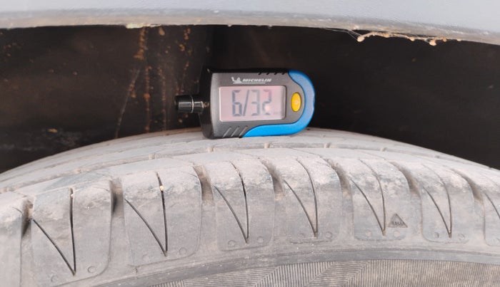 2024 KIA SONET HTK PLUS 1.2 PETROL MT, Petrol, Manual, 20,594 km, tyre