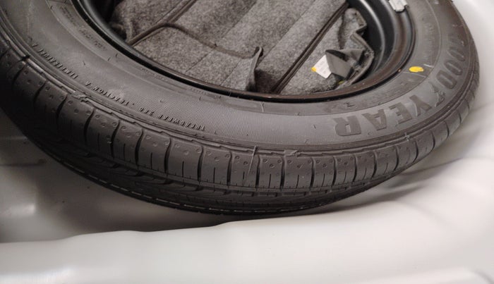 2024 KIA SONET HTK PLUS 1.2 PETROL MT, Petrol, Manual, 20,594 km, tyre