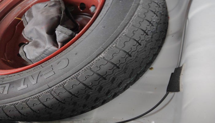 2022 Renault Kwid RXT 1.0 AMT, Petrol, Automatic, 17,000 km, tyre